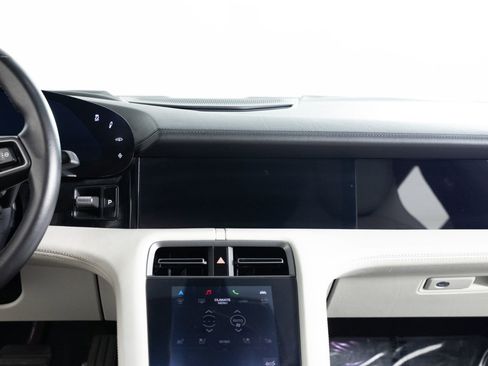 Used 2021 Porsche Taycan 4S w/ Premium Package image 39