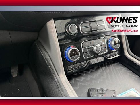 Used 2024 GMC Yukon Denali w/ Advanced Technology Package AWD/4WD image 21