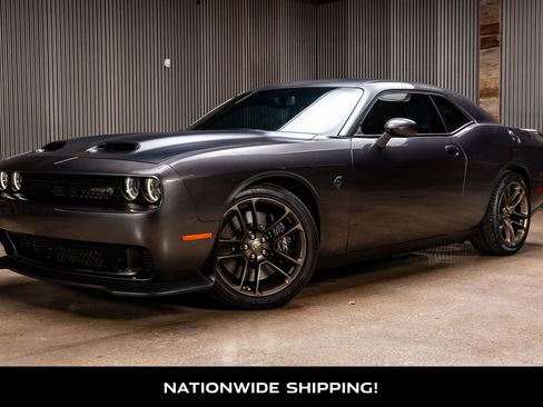 Used 2021 Dodge Challenger SRT Hellcat image 4