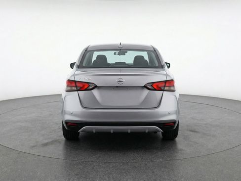 Used 2025 Nissan Versa SV image 6