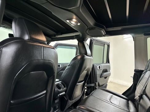 Used 2023 Jeep Wrangler Unlimited Sahara w/ Cold Weather Group image 27