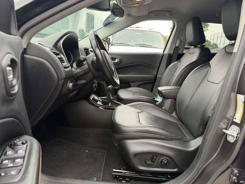Used 2020 Jeep Compass Limited AWD/4WD image 9
