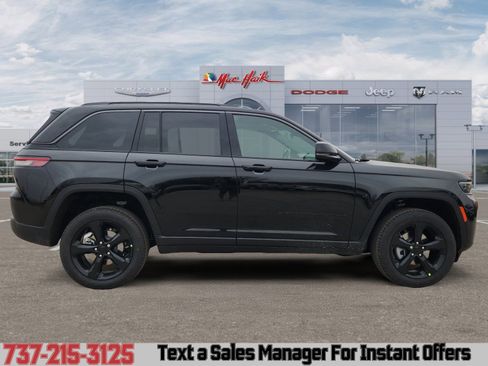 New 2026 Jeep Grand Cherokee Limited w/ Limited Altitude Package RWD image 6