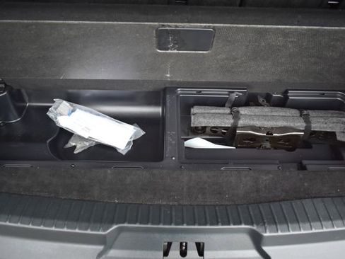 Used 2024 Ford Expedition XLT image 45