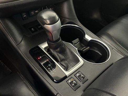 Used 2019 Toyota Highlander XLE image 30