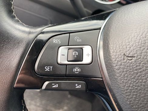 Used 2021 Volkswagen Tiguan SE R-Line image 12