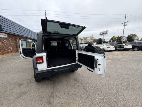 Used 2018 Jeep Wrangler Unlimited Sport AWD/4WD image 44