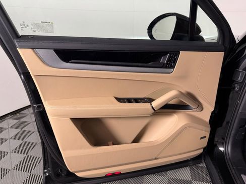 New 2026 Porsche Cayenne Coupe image 24