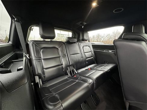 Used 2019 Lincoln Navigator L Reserve image 40