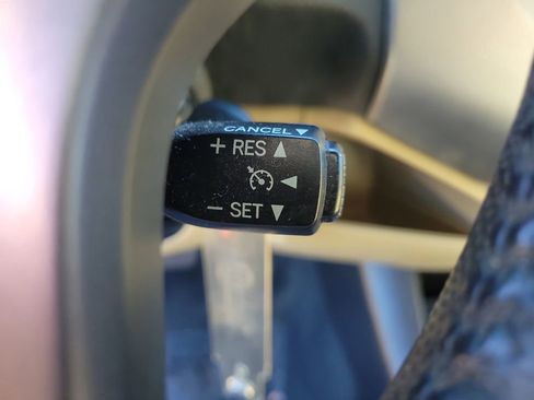 Used 2015 Toyota Tacoma PreRunner image 28