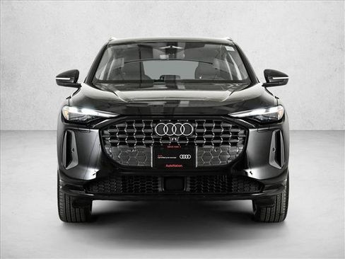 Certified 2025 Audi Q5 Premium w/ Convenience Package image 2