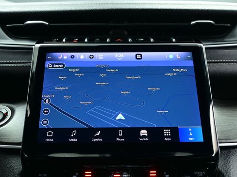 Used 2024 Jeep Grand Cherokee Limited w/ Black Appearance Package image 20