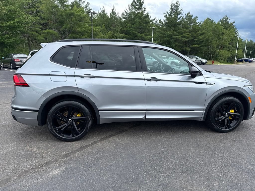 Used 2023 Volkswagen Tiguan SE R-Line AWD/4WD image 9