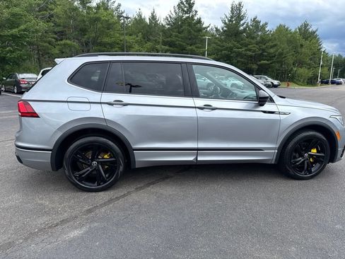 Used 2023 Volkswagen Tiguan SE R-Line AWD/4WD image 9