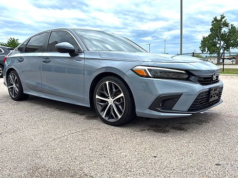 Used 2024 Honda Civic Touring image 3