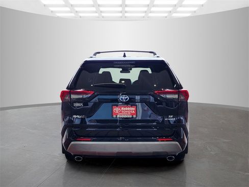 Used 2024 Toyota RAV4 SE image 6