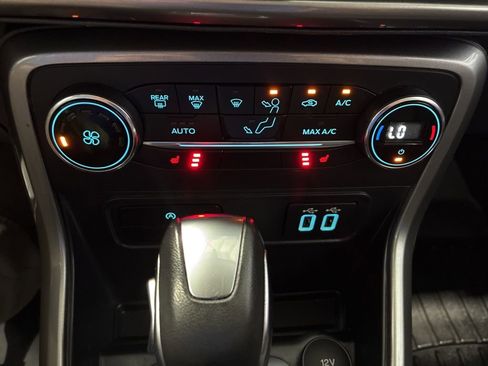 Used 2020 Ford EcoSport SE w/ SE Convenience Package image 18