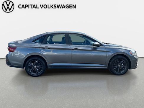 Certified 2023 Volkswagen Jetta SE w/ Panoramic Sunroof Package image 6