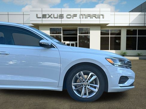 Used 2020 Volkswagen Passat 2.0T SE image 32