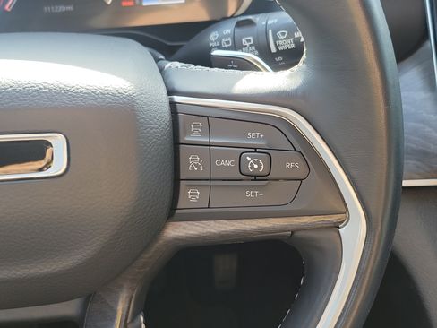 Used 2022 Jeep Grand Cherokee Limited AWD/4WD image 29