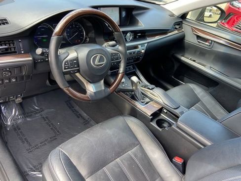 Used 2017 Lexus ES 300h FWD image 21