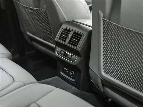 Used 2020 Audi SQ5 Prestige image 18