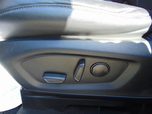 Used 2021 Ford Explorer Limited image 18