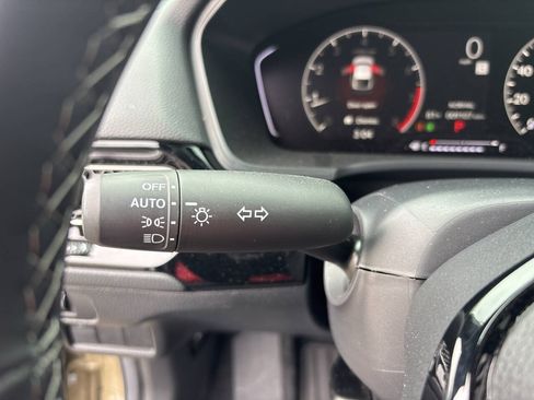 Used 2025 Honda Civic Sport image 26