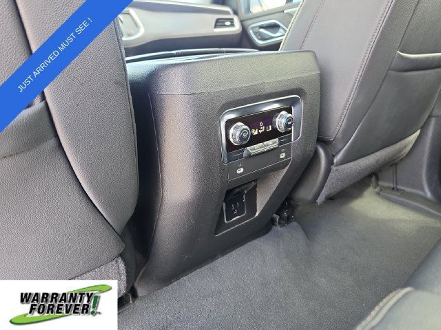 Used 2024 GMC Yukon XL SLT RWD image 16