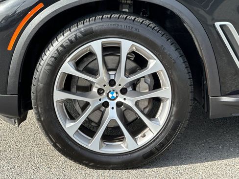 Used 2023 BMW X5 xDrive40i w/ Premium Package AWD/4WD image 32