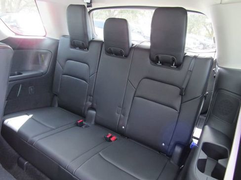 New 2026 Nissan Pathfinder Platinum image 10