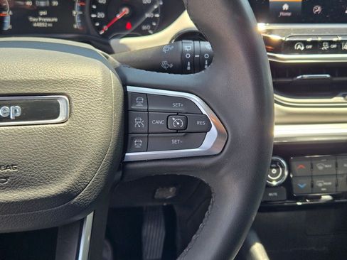 Used 2025 Jeep Compass Limited AWD/4WD image 30