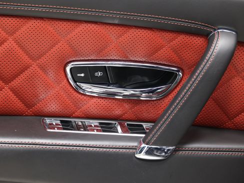 Used 2018 Bentley Flying Spur S V8 w/ Black Edition AWD/4WD image 12