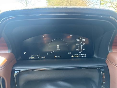 Used 2023 Lincoln Nautilus Reserve w/ Luxury Package image 14