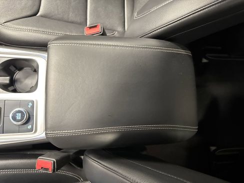 Used 2023 Ford Explorer Limited image 21