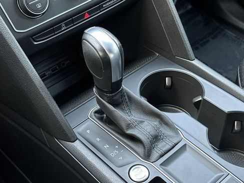 Used 2020 Volkswagen Atlas Cross Sport SE w/ Towing Package image 23