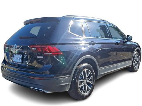 Used 2019 Volkswagen Tiguan SE w/ Panoramic Sunroof Package image 6