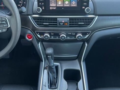 Used 2018 Honda Accord EX image 16