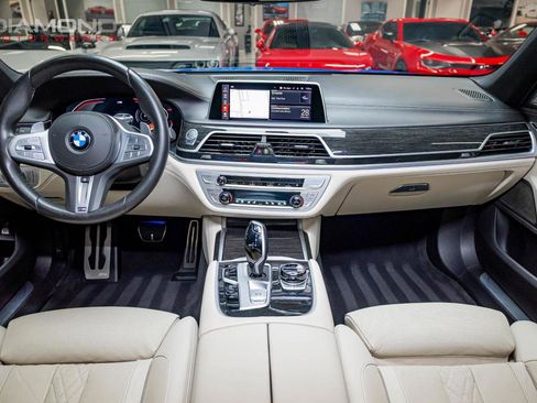 Used 2021 BMW 750i xDrive w/ Executive Package image 57