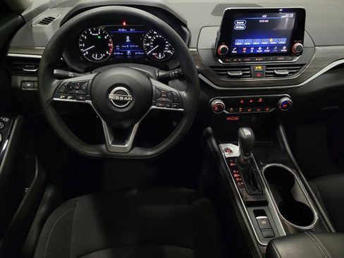 Used 2023 Nissan Altima 2.5 SV AWD/4WD image 22