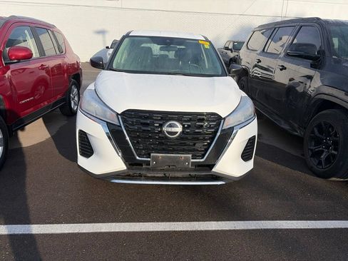 Used 2023 Nissan Kicks S FWD image 2