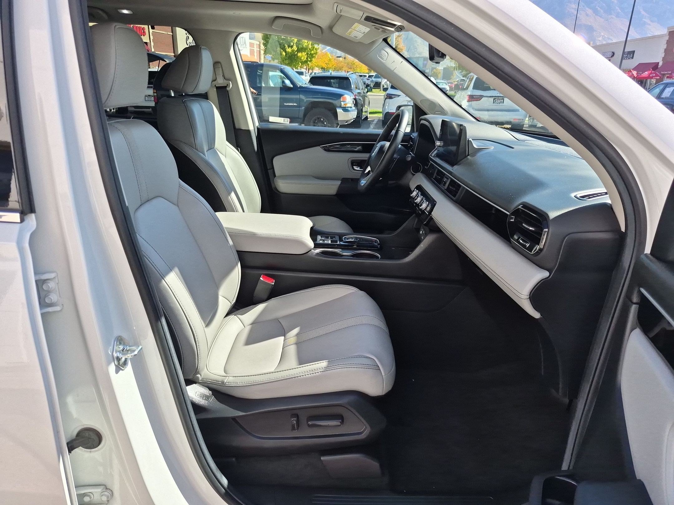 Certified 2025 Honda Pilot Touring image 34