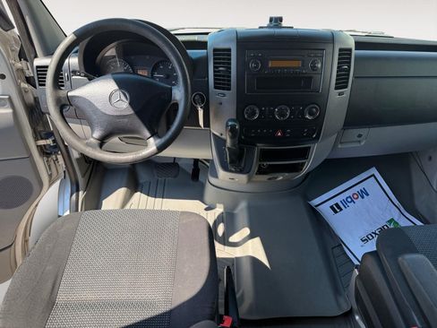 Used 2010 Mercedes-Benz Sprinter 2500 image 10
