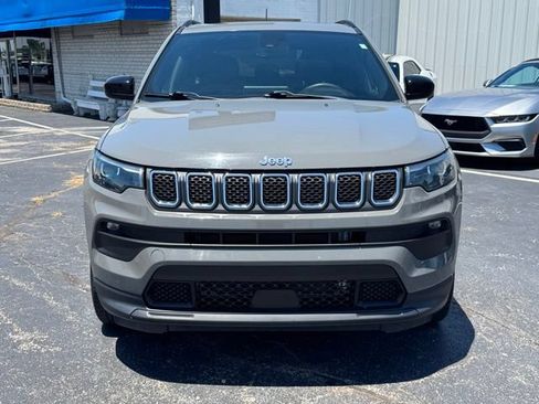 Used 2023 Jeep Compass Latitude w/ Sun and Sound Group AWD/4WD image 2