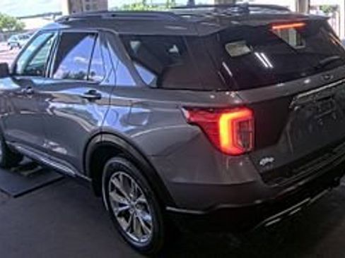Used 2023 Ford Explorer XLT w/ Equipment Group 202A AWD/4WD image 6