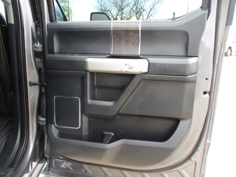 Used 2021 Ford F250 Lariat w/ Lariat Value Package AWD/4WD image 23