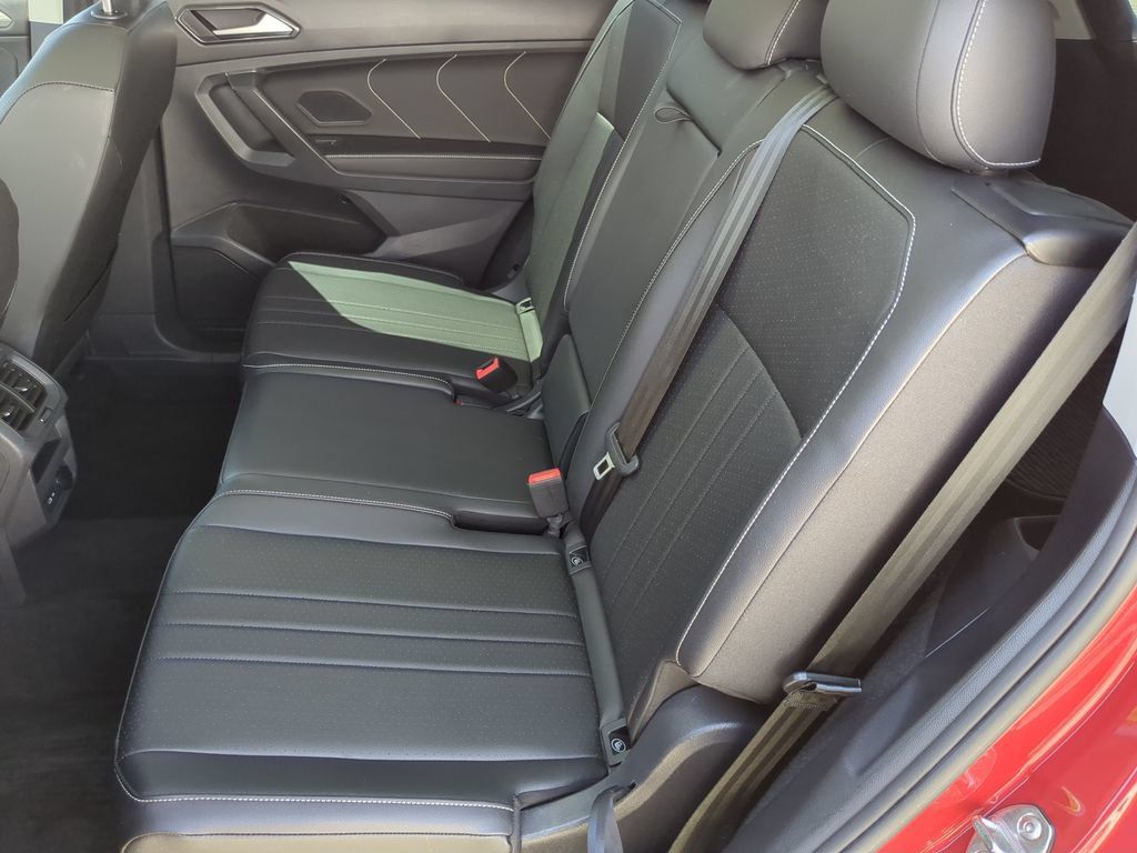 Certified 2023 Volkswagen Tiguan SE FWD image 16