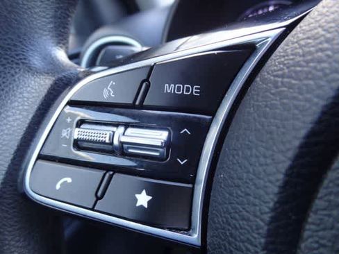 Used 2022 Kia Forte LXS image 18