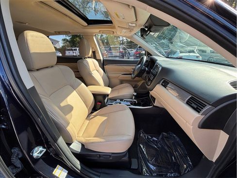 Used 2019 Mitsubishi Outlander SEL AWD/4WD image 38