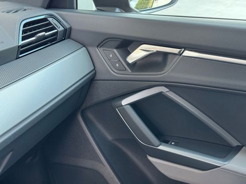 New 2025 Audi Q3 2.0T Premium image 35
